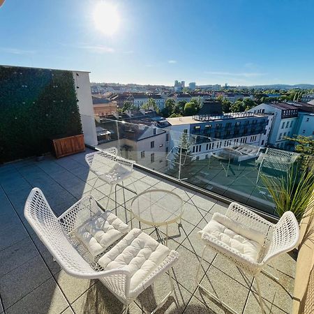 Brno City Center Apartment With Parking And A Big Terrace Buitenkant foto
