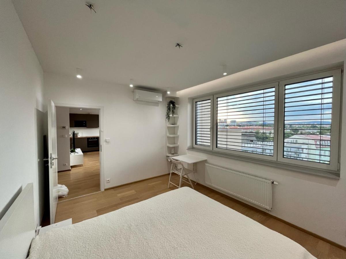 Brno City Center Apartment With Parking And A Big Terrace Buitenkant foto