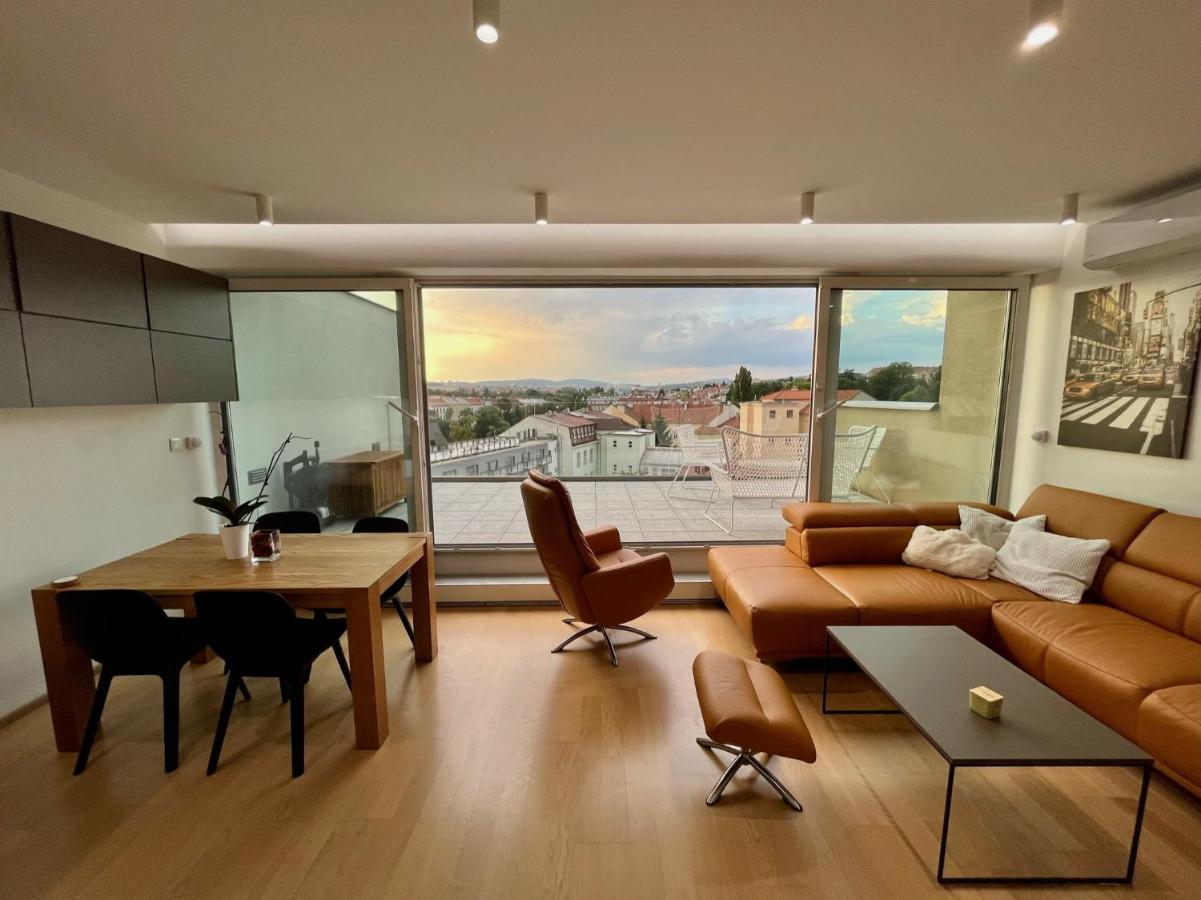 Brno City Center Apartment With Parking And A Big Terrace Buitenkant foto